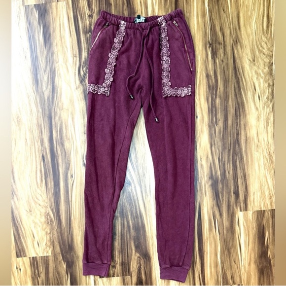 POL Maroon Lace Accent Jogger Pants - Picture 2 of 4